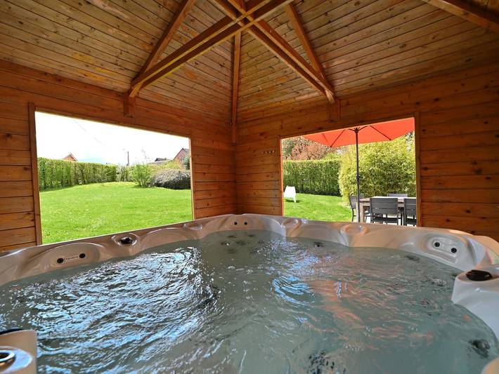 Chalet pour 8 personnes, avec jacuzzi ainsi que sauna et terrasse, animaux acceptés en Belgique - 2
