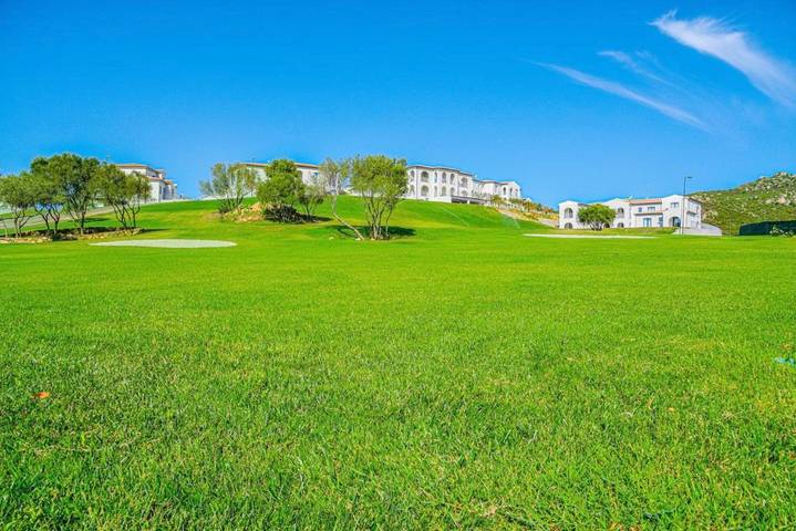 Apartahotel para 4 personas, con jardín y vistas en Cerdeña