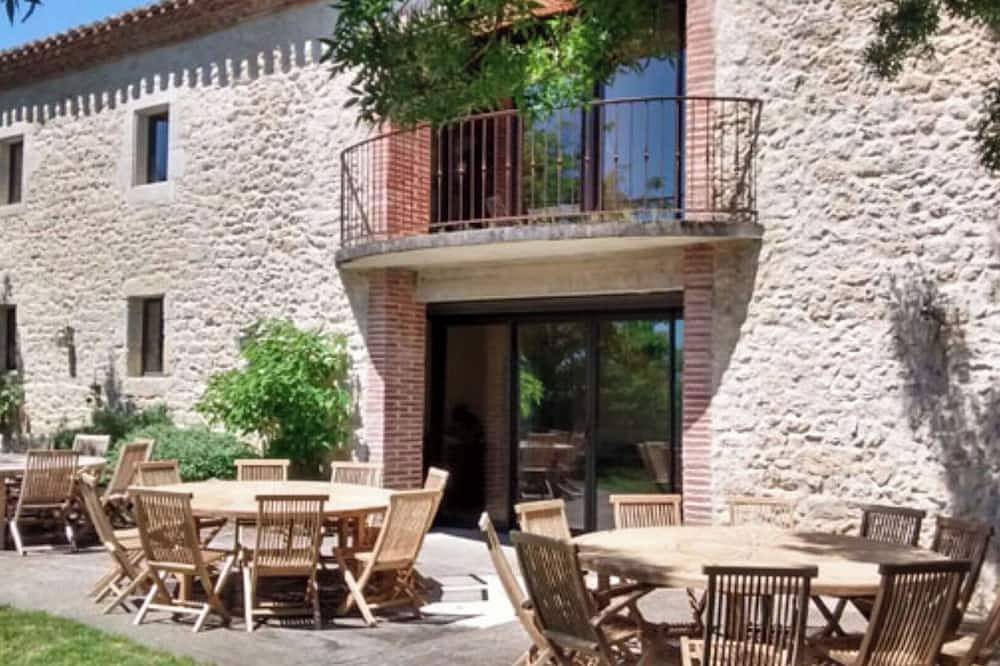 Domaine 3 maisons 5, 4 et 2 chambres avec piscine 14X6 pour 30 p in Fayssac, Région d'Albi