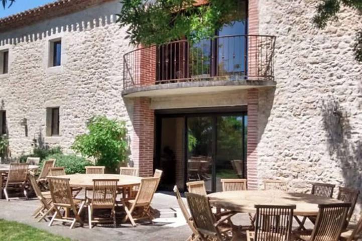 Location de vacances pour 36 personnes, avec Terrasse et Jardin à Fayssac