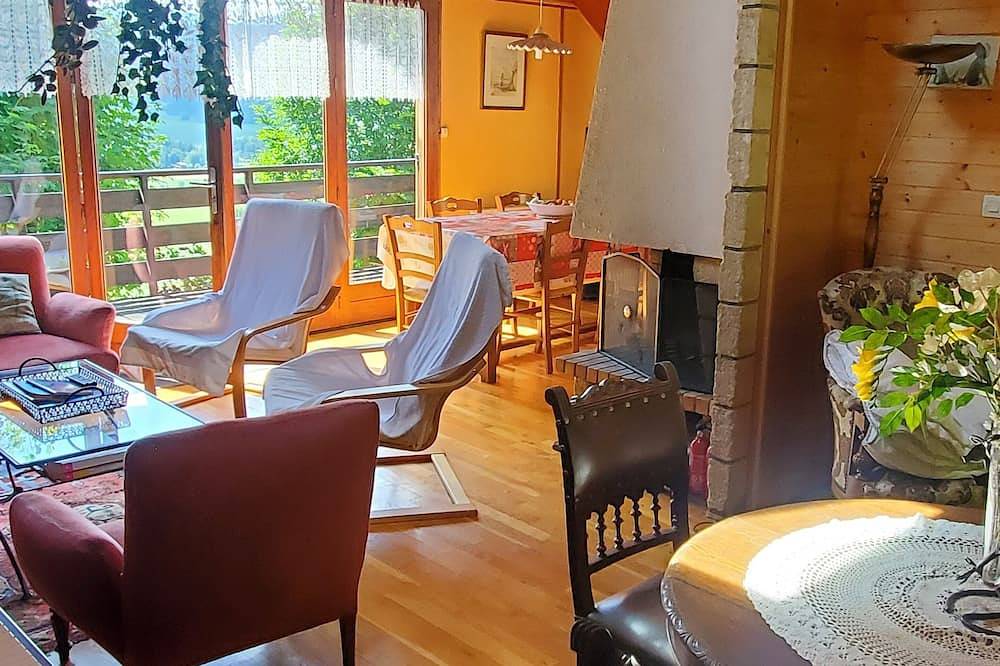 Chalet in the mountains, Massif du Vercors, 1100 meters, Piano at your disposal in Lans-en-Vercors, Parc naturel régional du Vercors