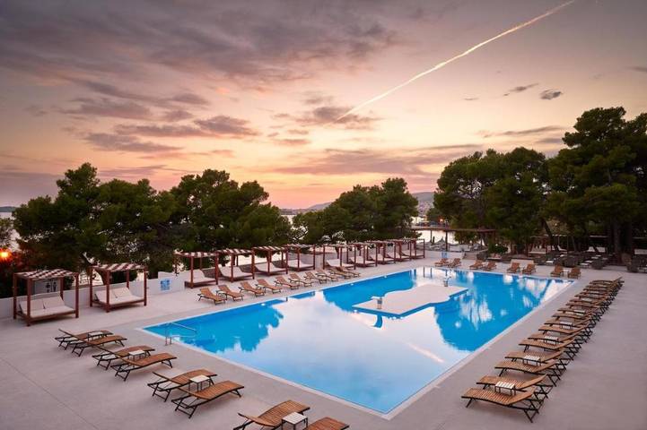 Ferienpark für 7 Personen, mit Pool und Garten, kinderfreundlich in Kroatien
