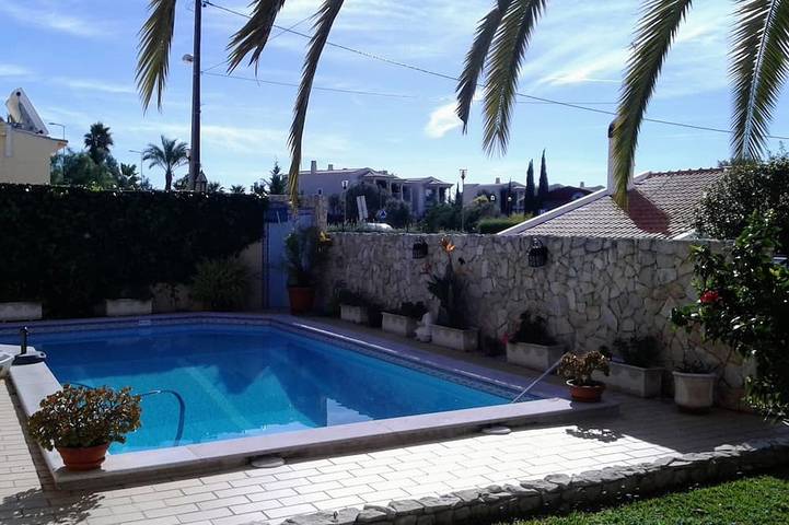 Villa for 4 people, with garden, with pets in Carvoeiro