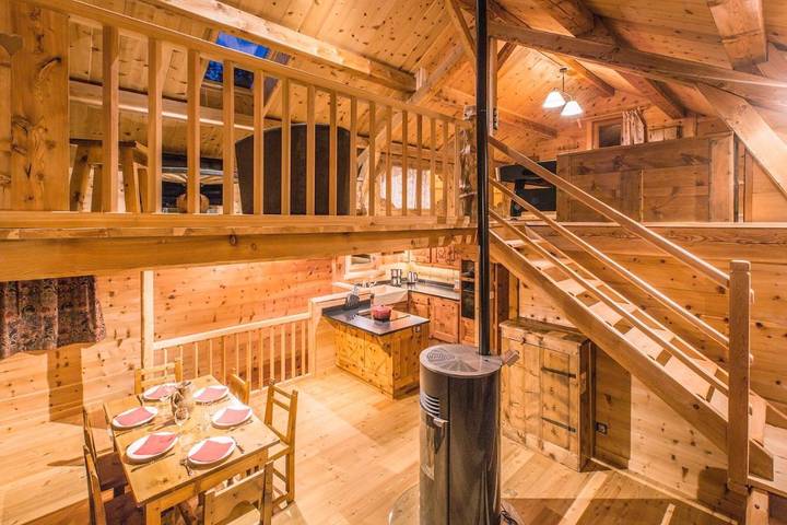 Gîte pour 6 personnes, avec vue et balcon dans Rambaud