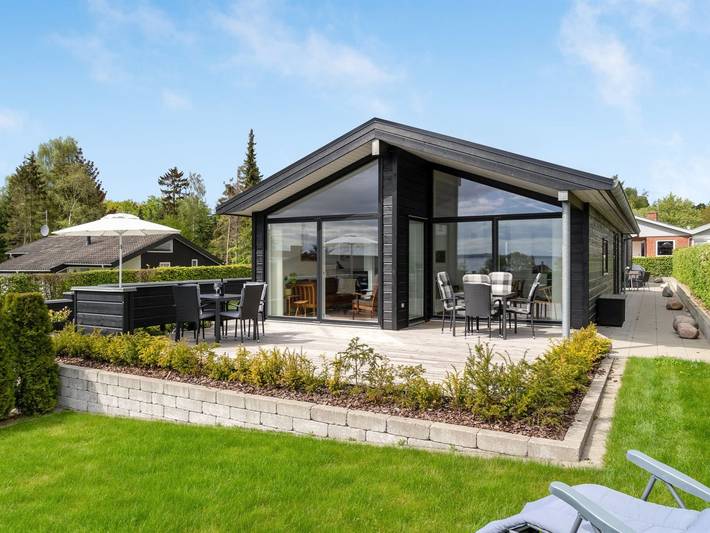 Ferienhaus für 6 Personen, mit Terrasse in Lyngsbæk Strand