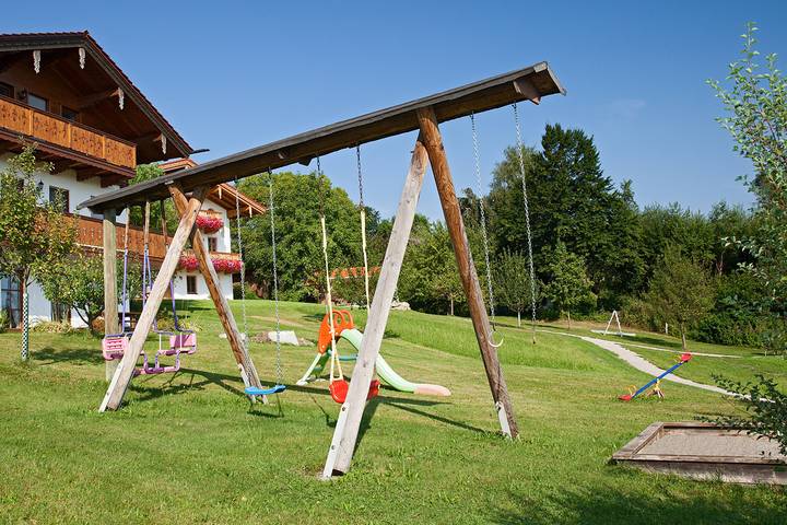 Ganze Ferienwohnung, Thaurerhof Urlaub auf dem Bauernhof - Ferienwohnung Chiemsee (44 qm für 2 Personen mit Balkon) in Bernau am Chiemsee, Chiemsee