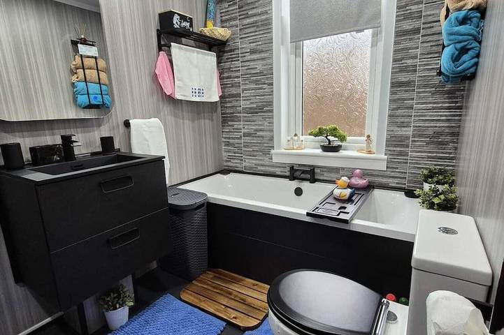 Ganze Wohnung, Ta'Pinu House and Spa Beach front Holiday Home, Everything on your doorstep! in Firth Of Clyde