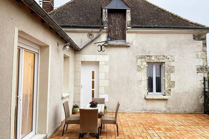 Gîte pour 4 personnes, avec terrasse à Sublaines