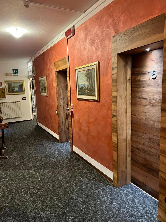 Hôtel pour 2 personnes, avec Jacuzzi et Terrasse ainsi que Sauna et Vue à Riolunato