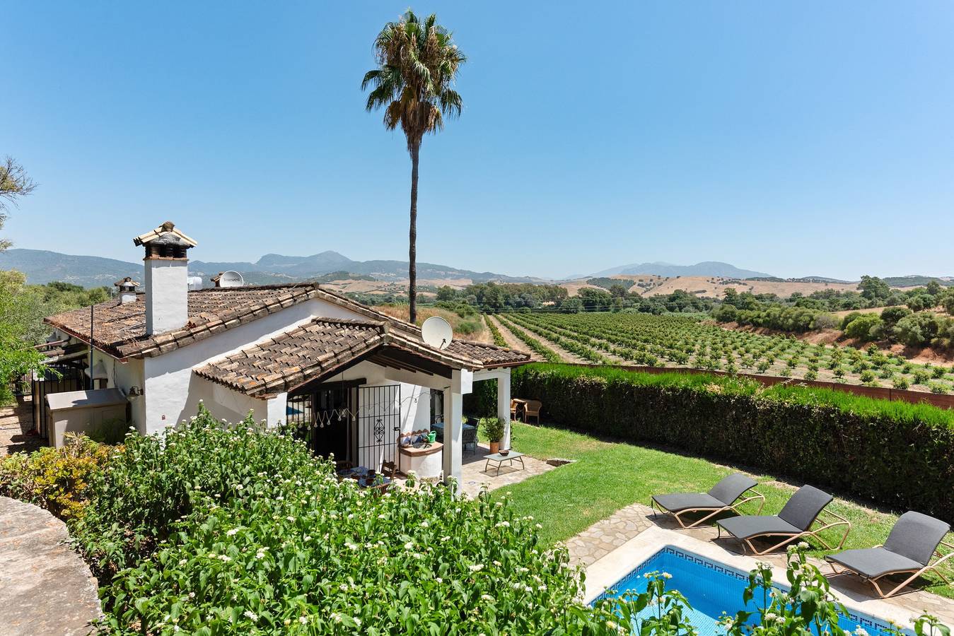 Landhaus „Villacaty“ mit Bergblick, Pool und Wlan in Jimena de la Frontera, Cádiz Provinz