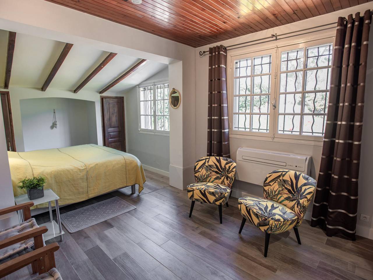 Ferienhaus mit Pool, 15 km vom Meer entfernt in Roquebrune-sur-Argens, Draguignan Region
