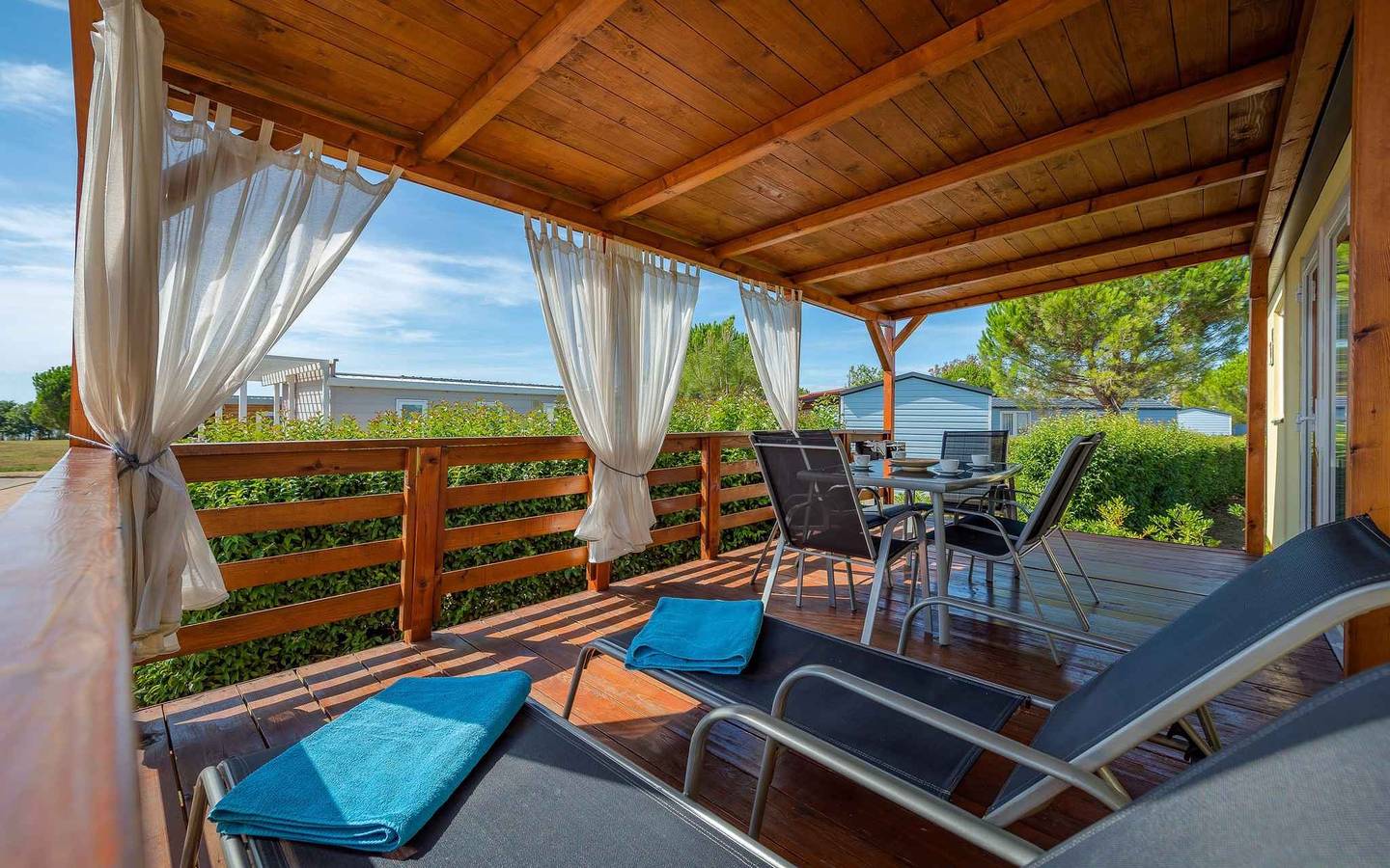Mobilehome mit Klimaanlage und Terrasse  in Karigador, Umag und Umgebung