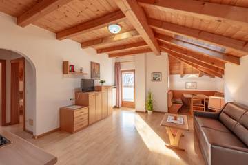 Ferienwohnung für 2 Personen, mit Balkon und Garten in Überetsch-Unterland