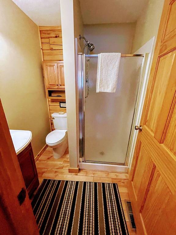 Spectacular year-round views of Smokey Mountain National Park from a D-Log Cabin in Jackson County