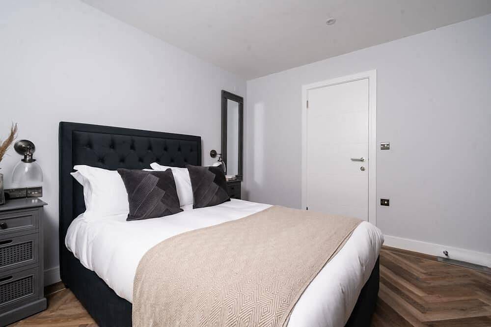 Entire apartment, 2 Bol-Y-Maer - a two bedroom apartment with use of communal swimming pool in Bude, Cornwall