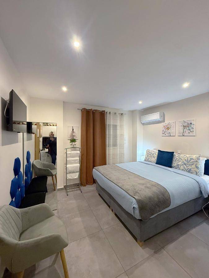 Double or Twin Room with Private Bathroom in Artemi, Côte est de la région de l'Attique