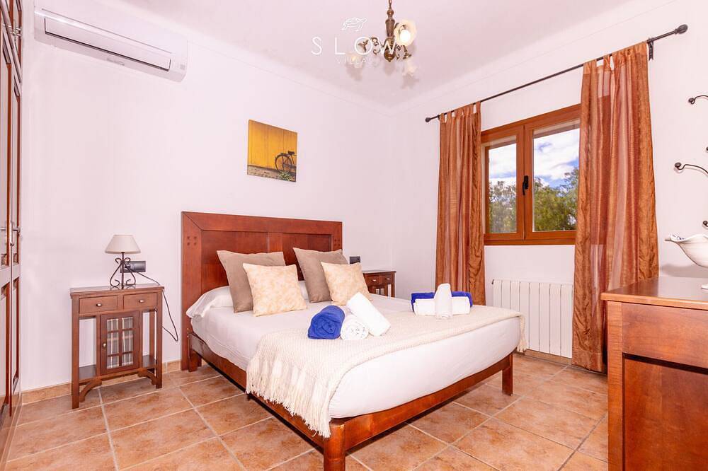 Villa Es Contes, country house with private pool and partial sea view in Calonge in Cala d'Or, Santanyí