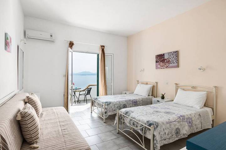 Four-Bedroom Villa Eleni with Private Pool & Stunning Seaview in Mparmpati, Corfou
