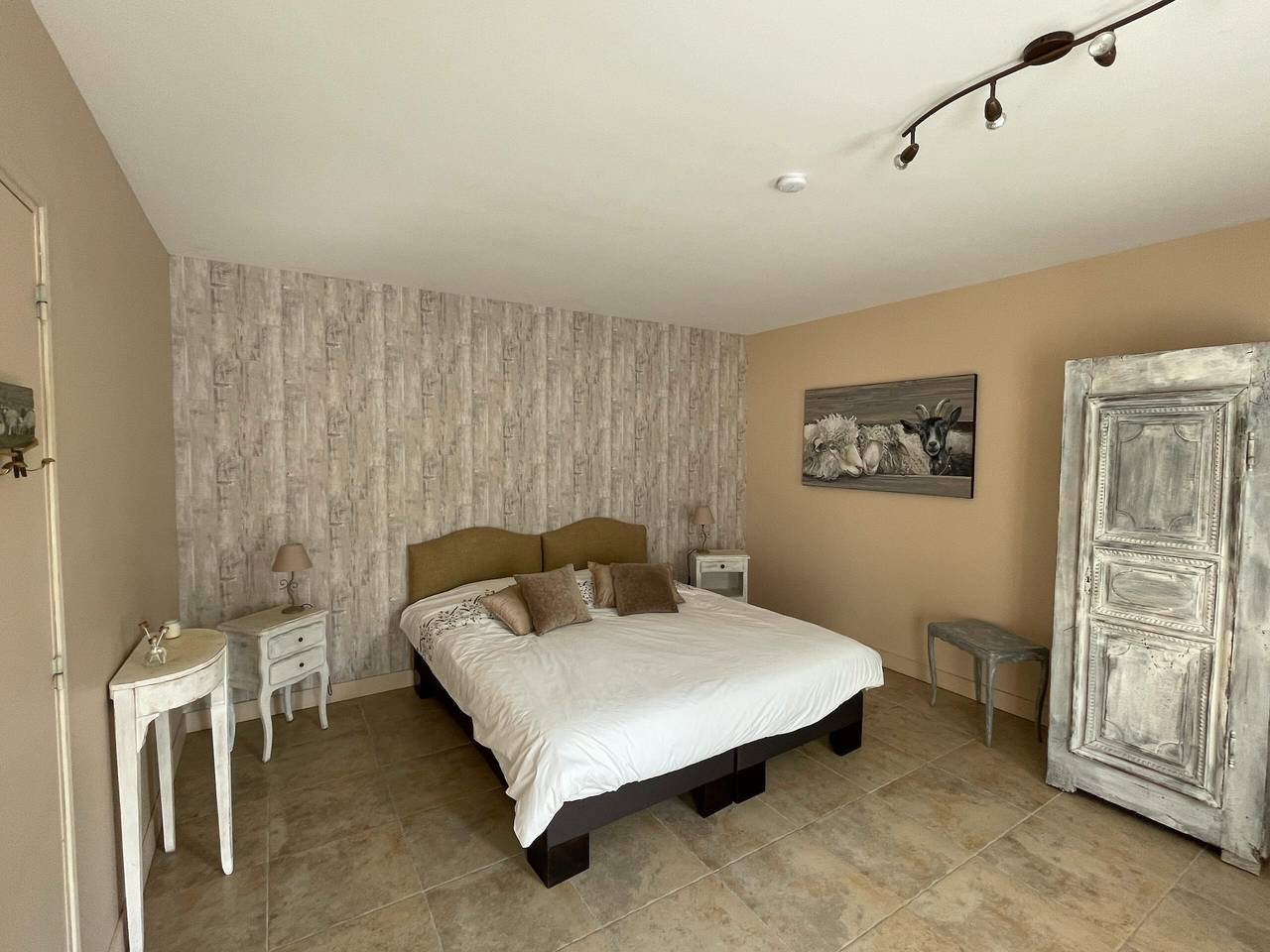 Habitación 'La Bergerie' con piscina compartida, terraza compartida y Wi-Fi in Cheverny, Sologne