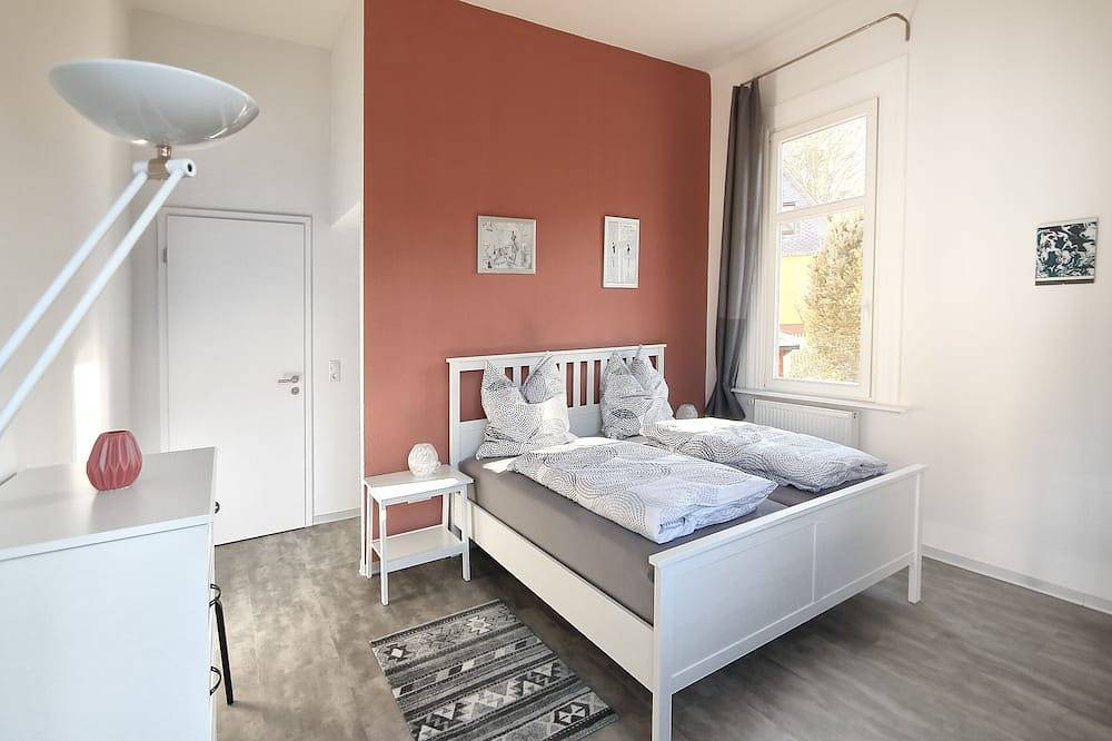Ganze Wohnung, Moderne Ferienwohnung in alter Villa. Direkt am Thüringer Wald in Georgenthal, Rennsteig