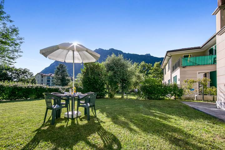 Gîte pour 8 personnes, avec terrasse et vue sur le lac, adapté aux familles dans Porlezza - 2