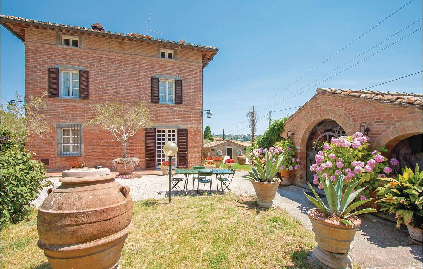 230m² Apartment with Pool & Garden near Lago di Chiusi in Castiglione del Lago, Lake Trasimeno