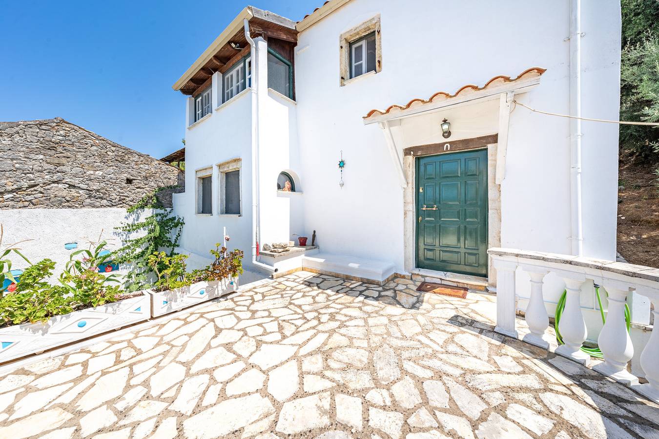 Casa de vacaciones "Mansión tradicional del cura" con vistas al mar, terraza compartida y Wi-Fi in Corfú