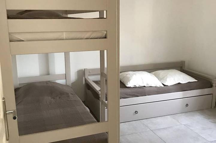 Location de vacances pour 6 personnes, avec jardin à Velleron - 2