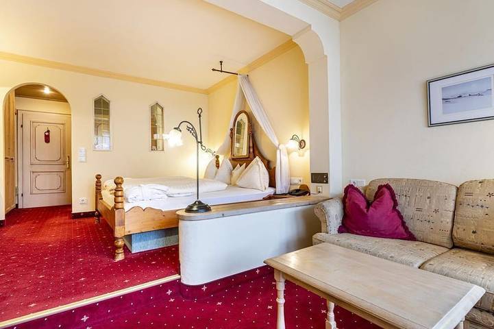 Ferienhaus für 3 Personen, mit Balkon und Pool sowie Garten und Sauna