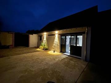 Gîte pour 4 personnes, avec piscine ainsi que jardin et vue à Pruniers-en-Sologne