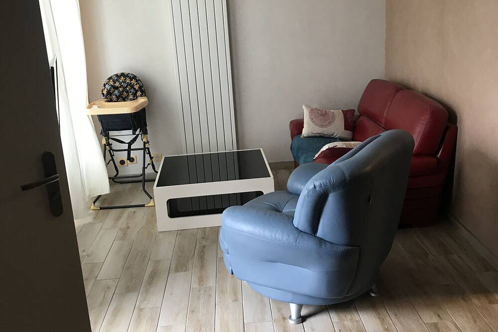 Apartamento entero, Complete apartment on theiro 6 in Decize, Nièvre