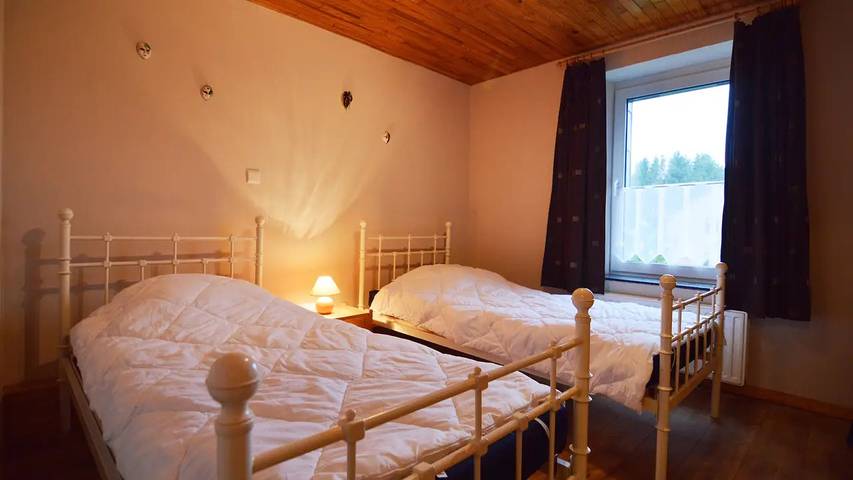 Location de vacances pour 13 personnes, avec sauna et jardin à Gouvy - 4