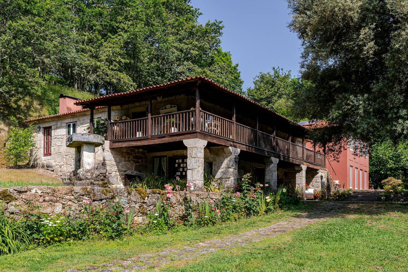 Casa de Campo 'Quinta De Amares' com Vista para a Montanha, Piscina Privada e Wi-Fi in Goães, Distrito de Braga