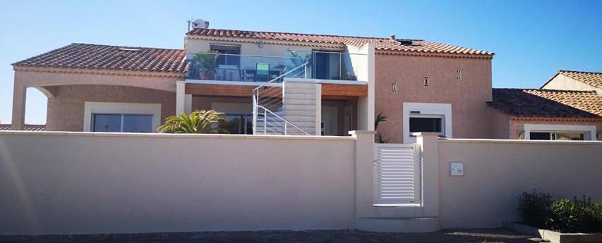 Location de vacances pour 6 personnes, avec vue ainsi que piscine et balcon dans Salin-de-Giraud - 2