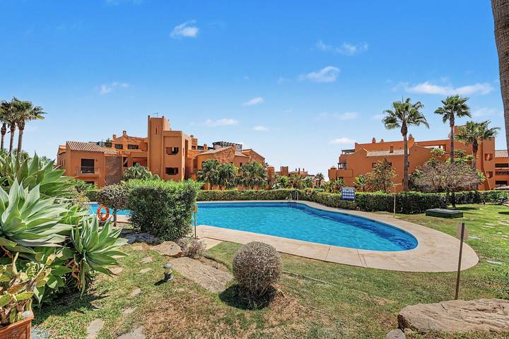 Location de vacances pour 4 personnes, avec Balcon et Jacuzzi ainsi que Jardin et Sauna à Estepona