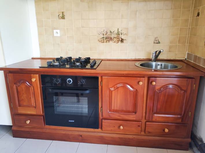 Apartamento entero, Encantador apartamento en Lamentin con terraza y jardín, 46 m² in Le Lamentin, Martinica