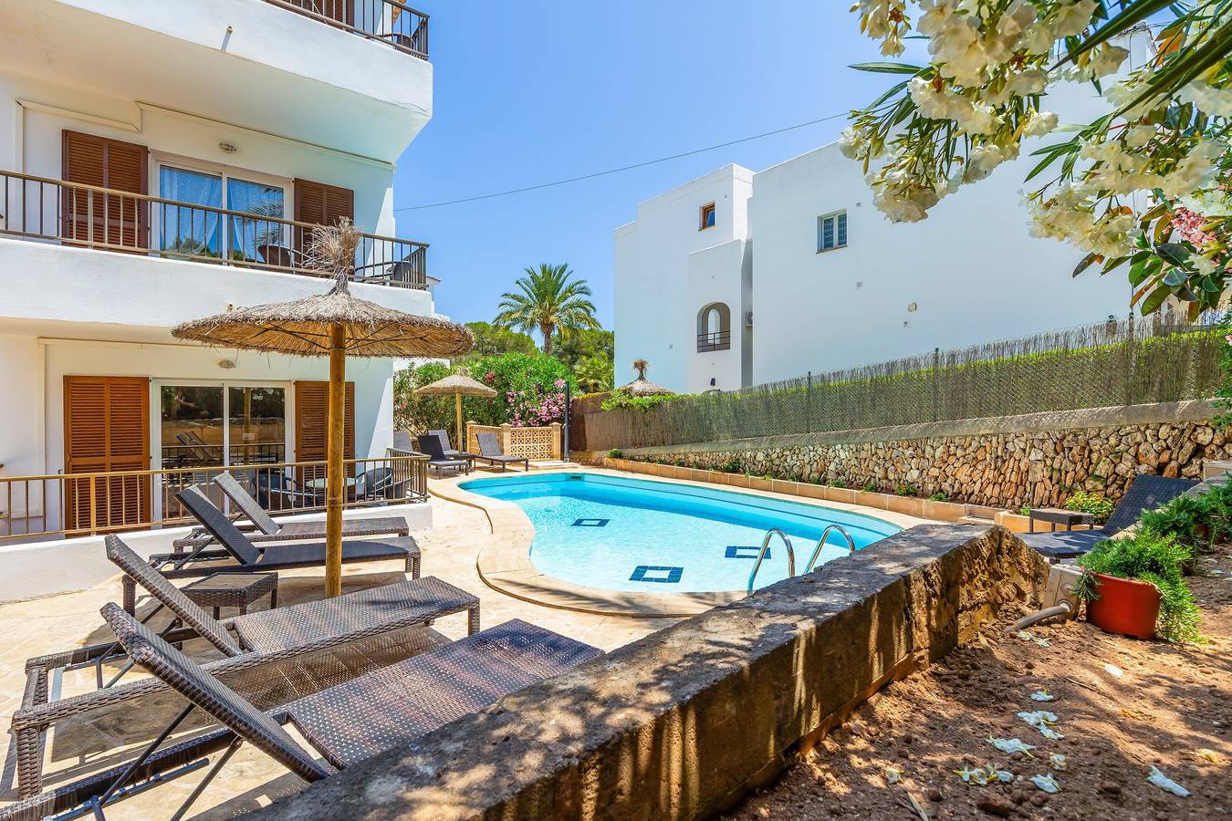 Entire apartment, Apartment "Gran Sol Family 5" with Shared Pool, Wi-Fi, and Air Conditioning (Tourist Tax Included) in Cala Serena, Felanitx