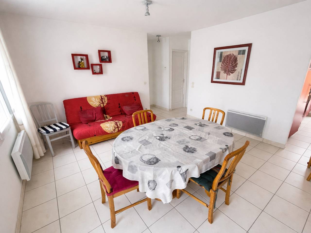Charming Beachside House with Garden, Close to Shops in La Tranche-sur-Mer, Vendée