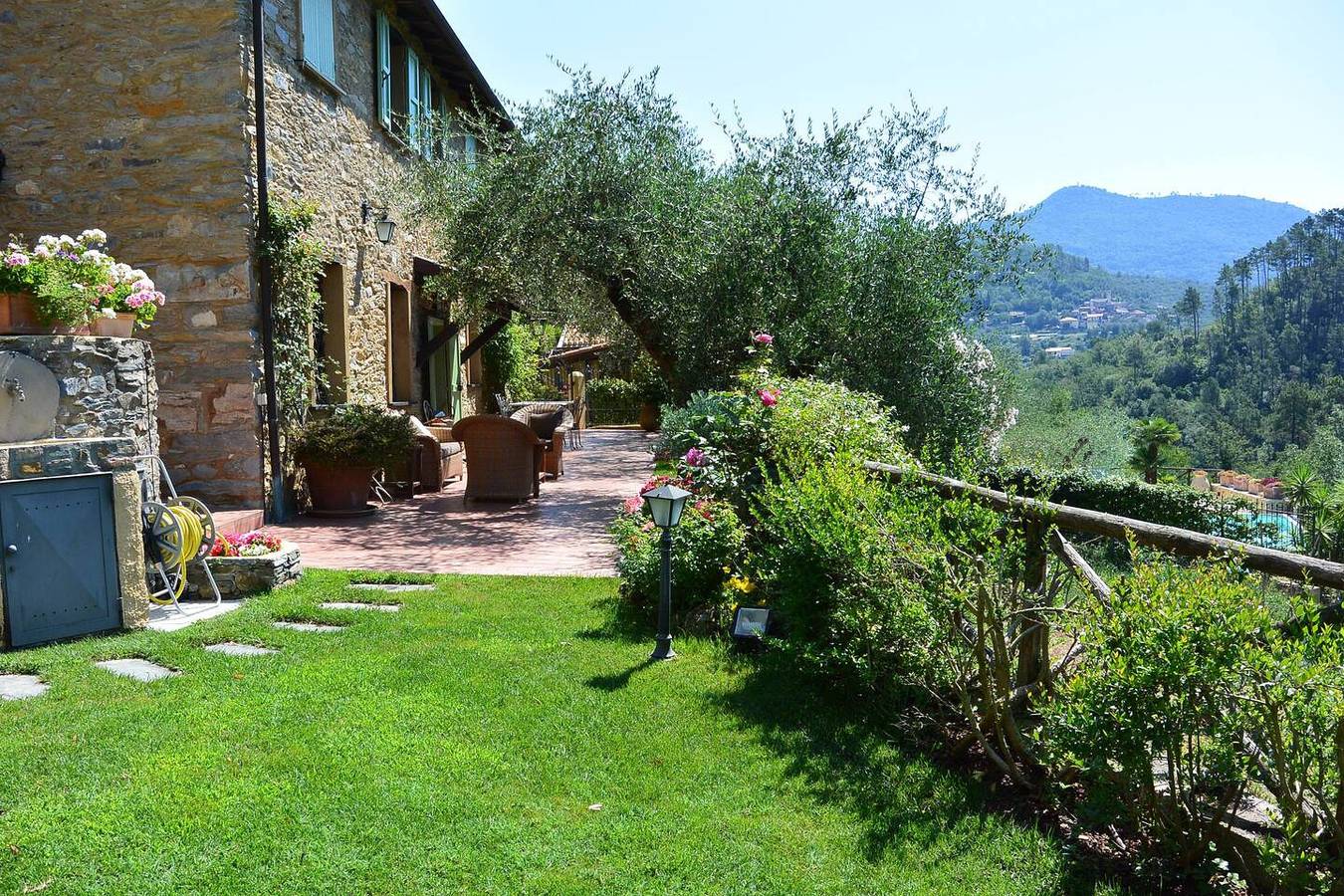 The Grapefruit House - Villa con piscina in Garlenda, Riviera di Ponente