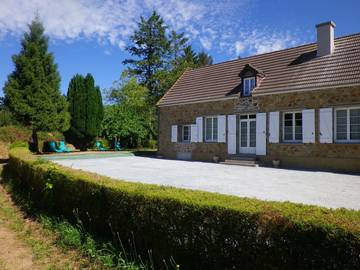 Gîte pour 8 personnes, avec jardin à Lithaire