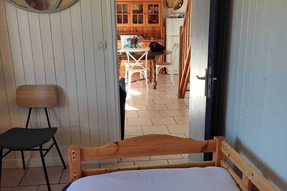 Wooden house 50 m from the landing beaches close to shops and restaurants in Asnelles, Côte de Nacre