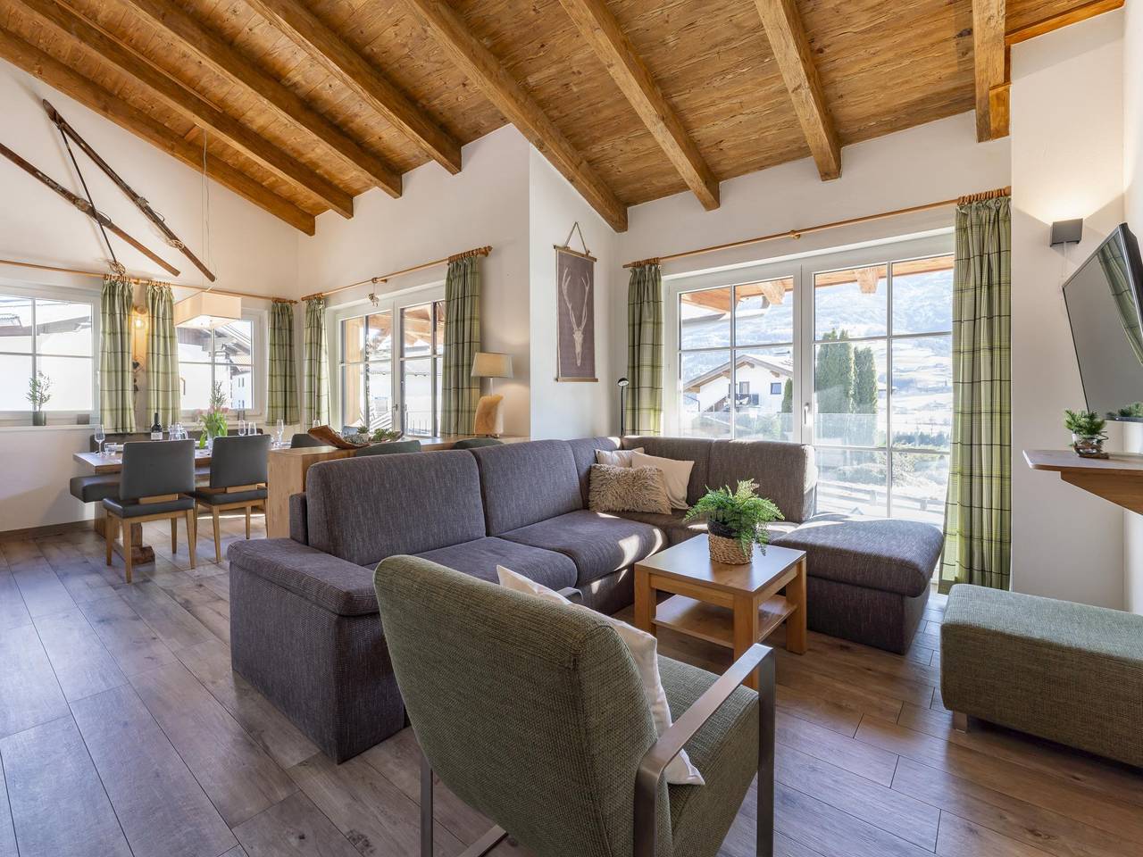 Ganze Wohnung, Penthouse bei Kaprun mit Sauna &  Bergblick in Piesendorf, Kitzbüheler Alpen