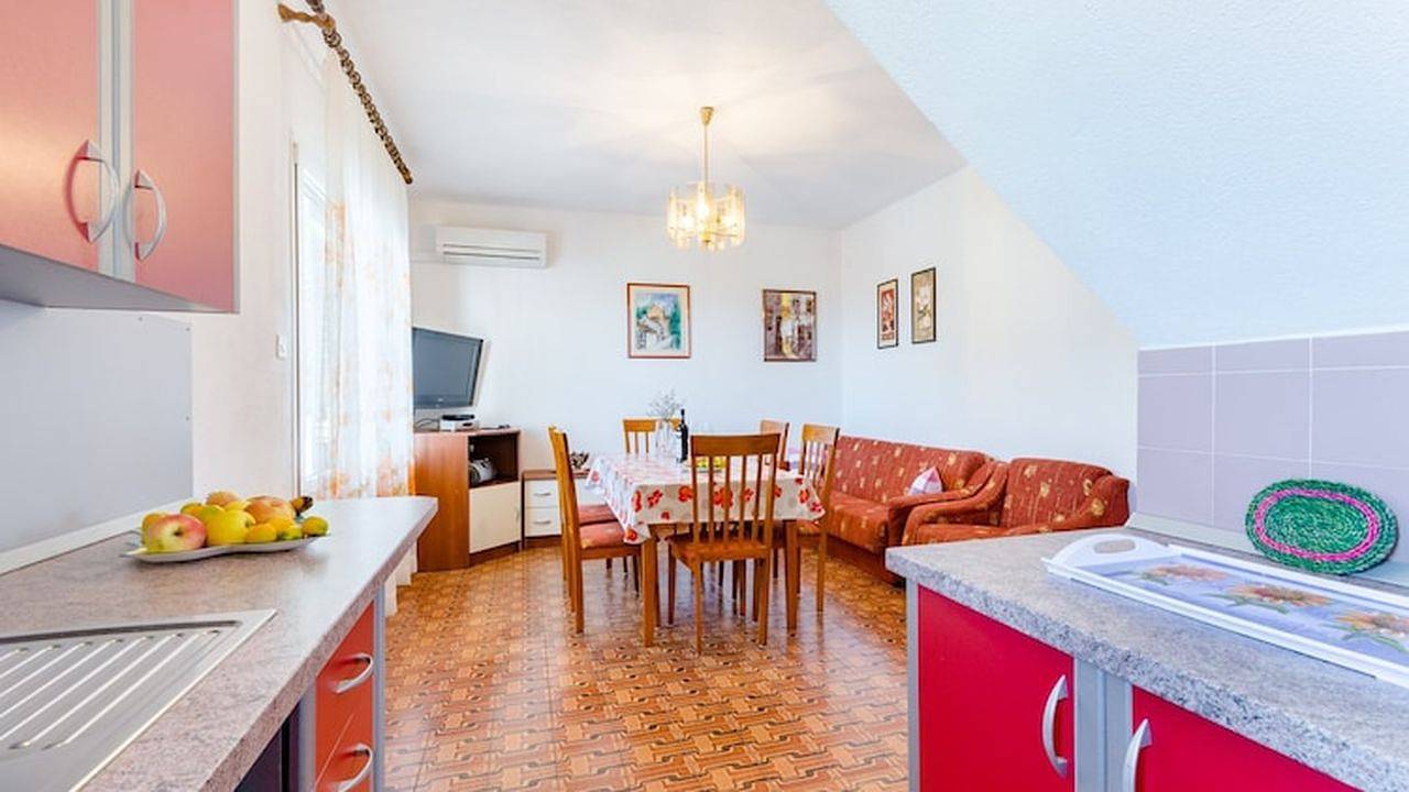 Ganze Ferienwohnung, Ferienwohnung für 6 Personen (65 m²) in Mirca in Mirca, Supetar