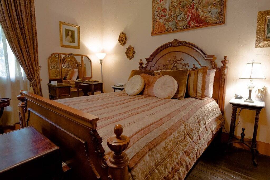 Ihr privates 1885 in der Innenstadt gelegenes Cottage mit Veranda, Innenhof und kostenlosem Wein in Natchez, Adams County (MS)