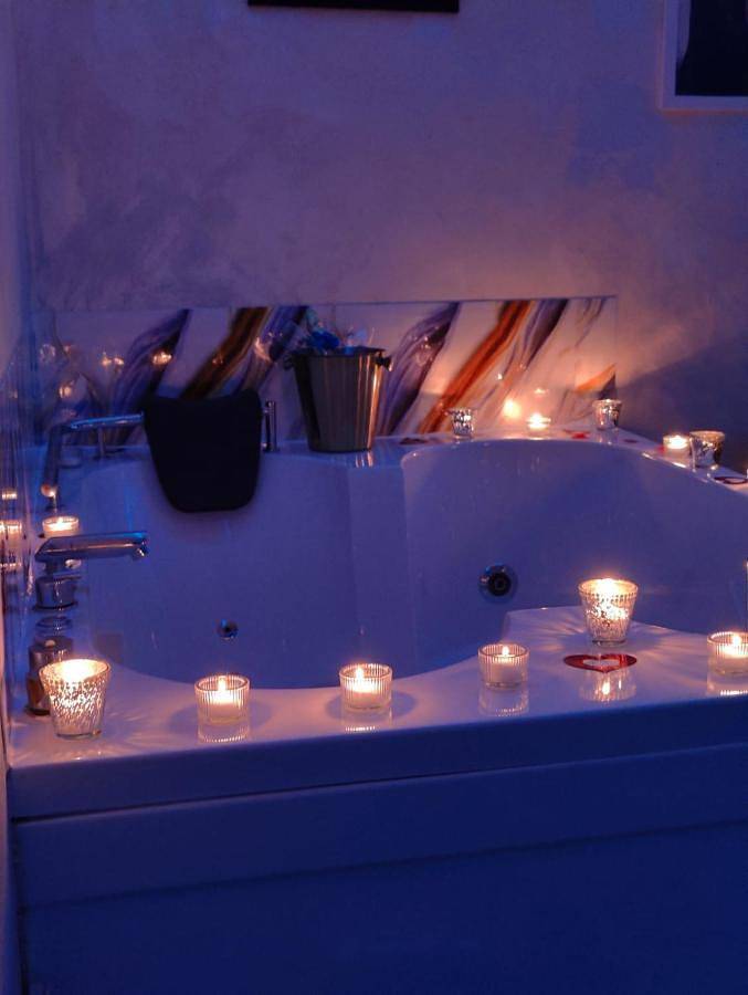 Gîte pour 2 personnes, avec jacuzzi dans Baia Mare - 3