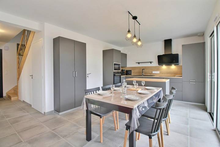 Gîte pour 8 personnes, avec jardin à Séné - 4