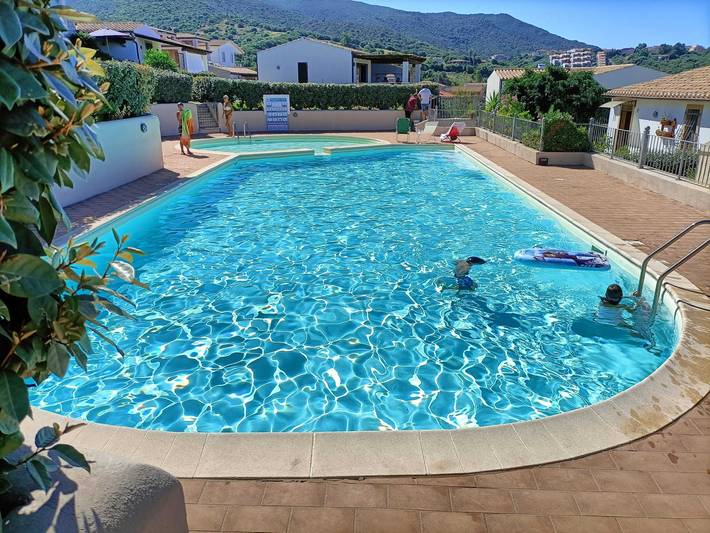 Ferienhaus für 7 Personen, mit Garten und Kinderpool