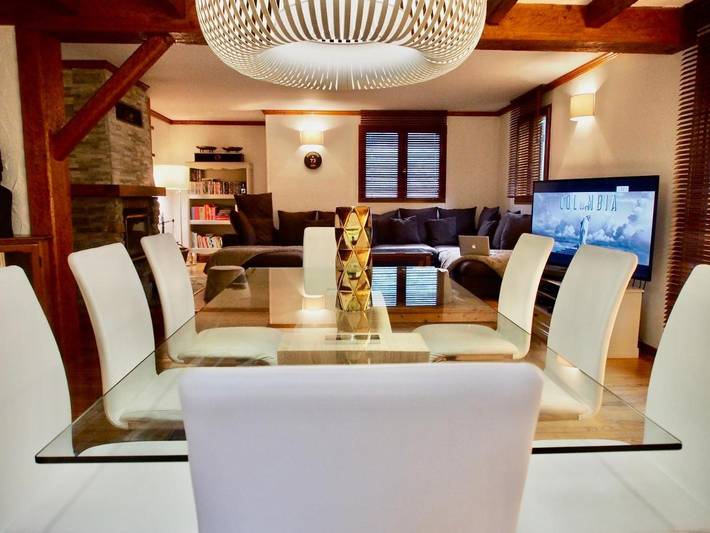 Chalet pour 8 personnes, avec vue ainsi que jardin et sauna