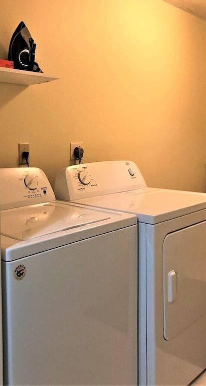 Best Beach Area Deal !.Nur $ 60 / Tag für 2Br, Schritte zum Strand, Haustiere erlaubt in Fort Pierce, Hutchinson Island