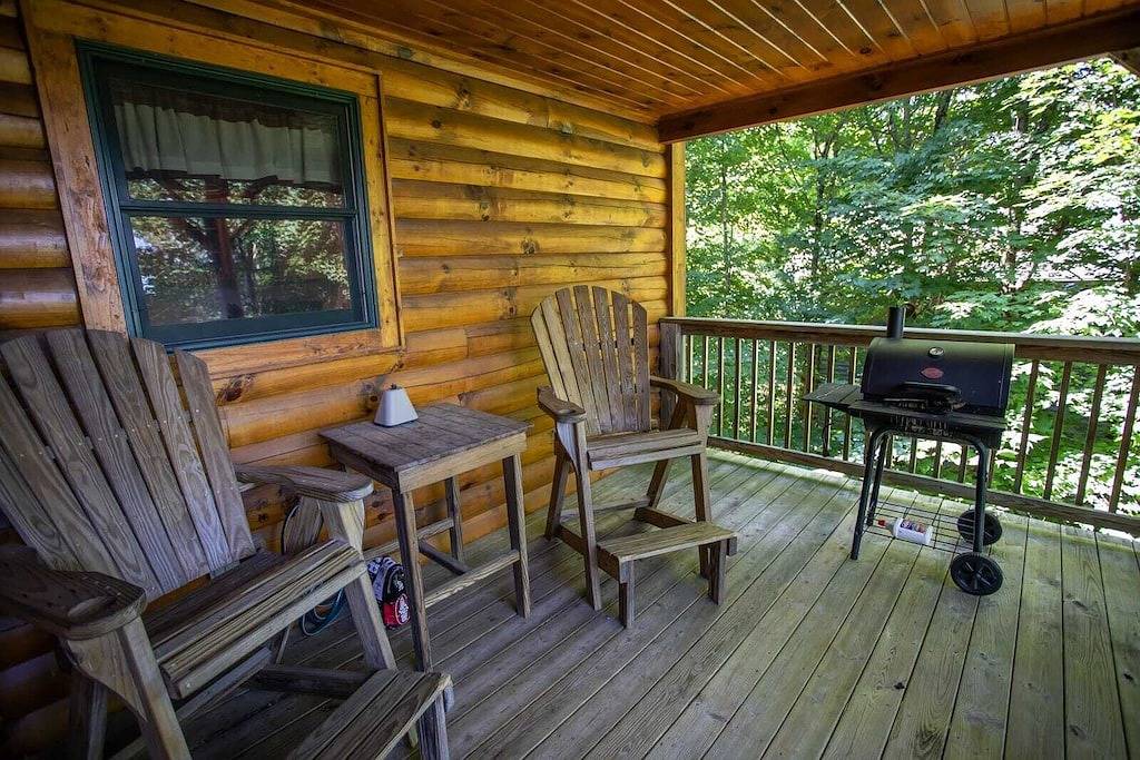 Log Cabin for 10 Guests in Beech Mountain, Watauga County